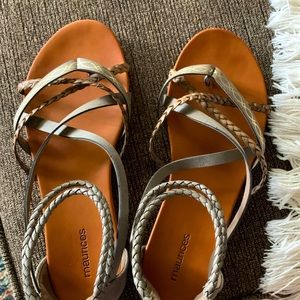 Women’s strapy sandals